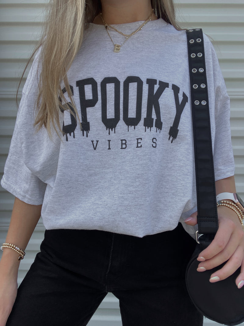 SPOOKY VIBES TEE